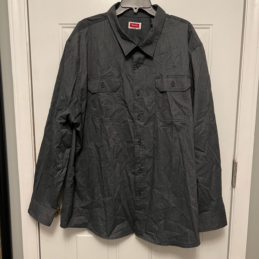 Button down - Picture 2 of 5